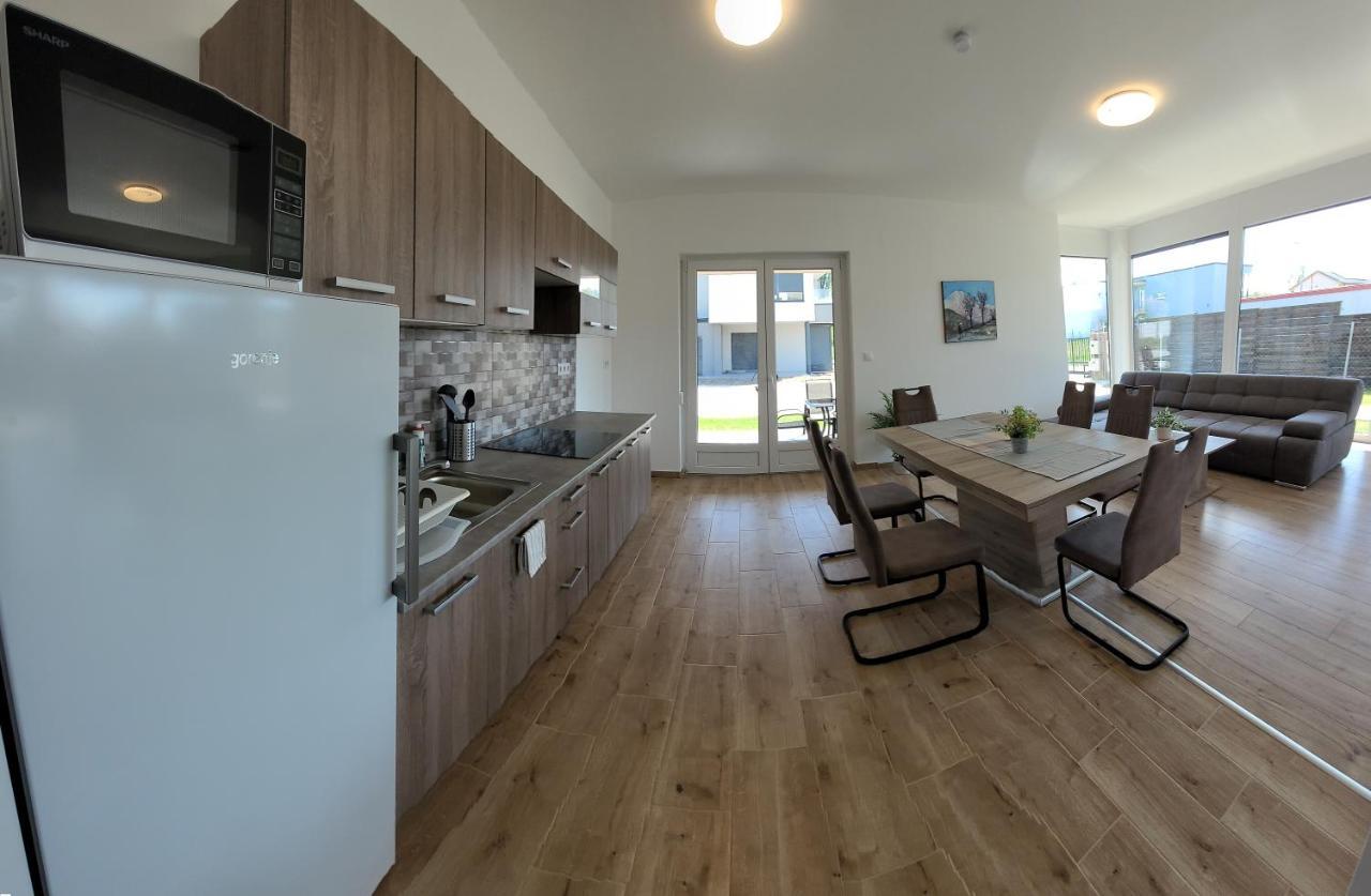 Zea Apartmanhaz Apartment Balatonfenyves Exterior photo