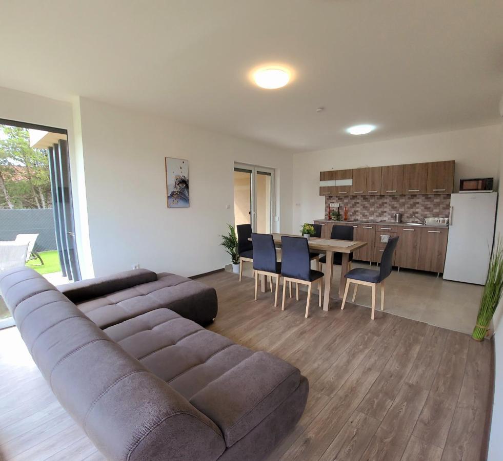 Zea Apartmanhaz Apartment Balatonfenyves Exterior photo